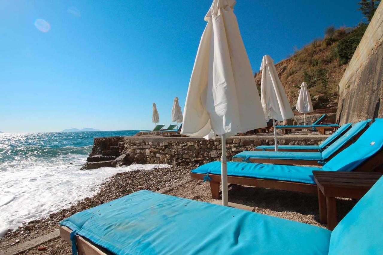 Hotel Kristera Vlore Ngoại thất bức ảnh