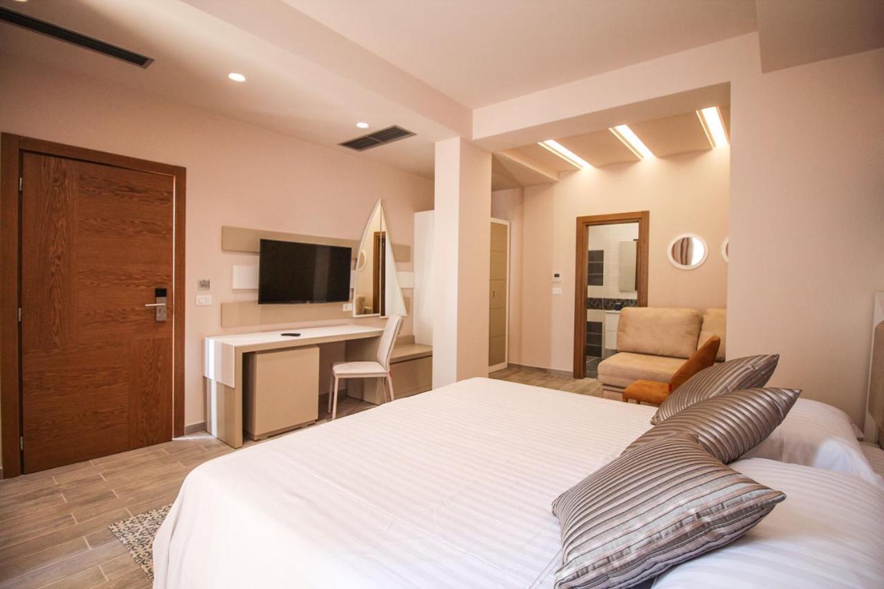Hotel Kristera Vlore Ngoại thất bức ảnh