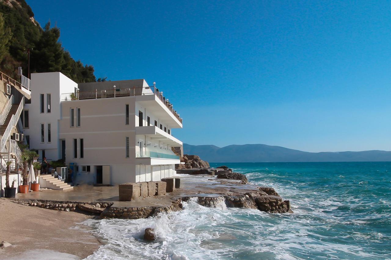 Hotel Kristera Vlore Ngoại thất bức ảnh