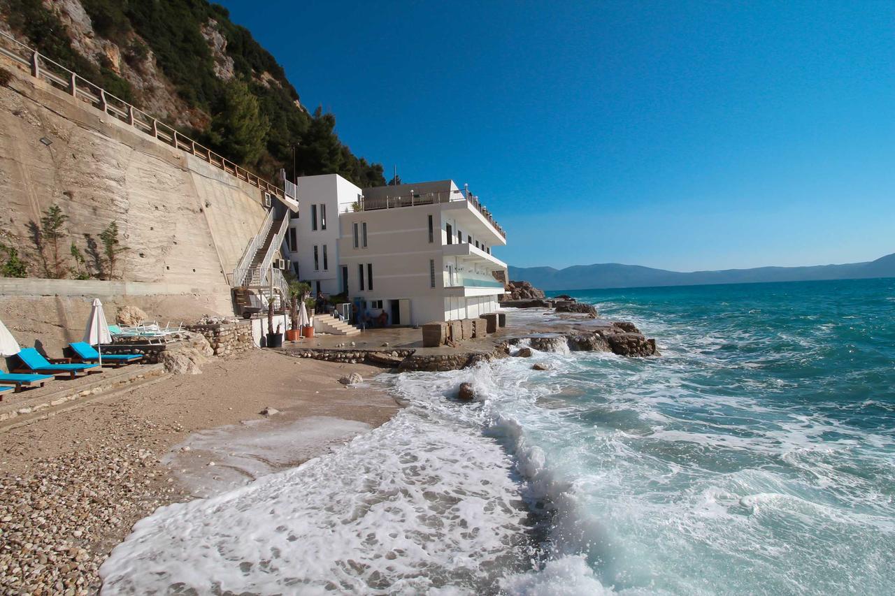 Hotel Kristera Vlore Ngoại thất bức ảnh